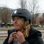 Casco Urban Light Olsson Negro Antracita con Luz para Bicicleta, Patinete Eléctrico, Skate y Patines - Imagen 6